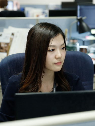 회계팀 강하영 사원